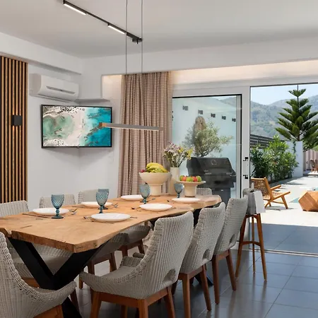 Hypnosis Beachside With Private Heated Pool Apartament *