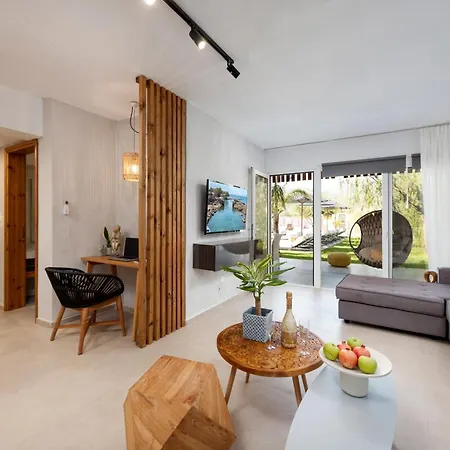 Hypnosis Beachside With Private Heated Pool